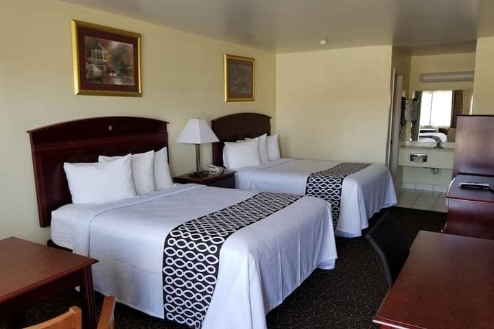 Room 3 of 27