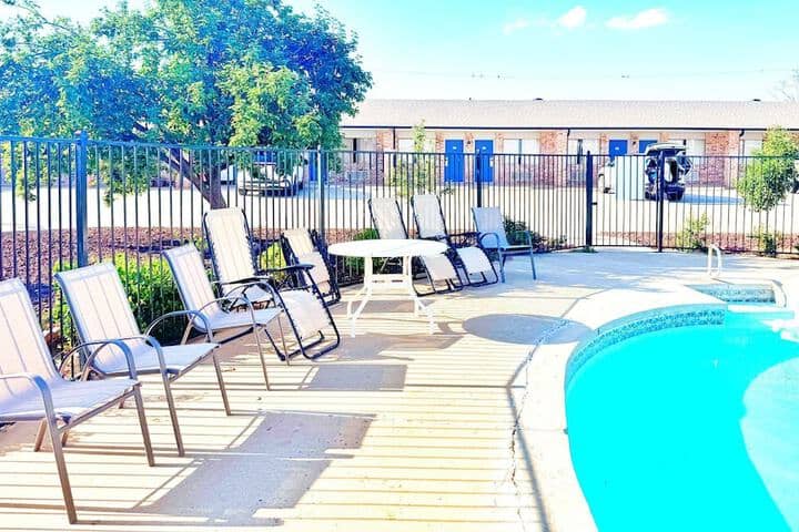Pool 14 of 27